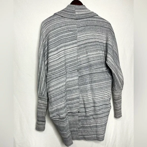 Aritzia Wilfred Diderot Open Front Cocoon Cardigan Light Heathered Grey Size XS - Picture 11 of 14